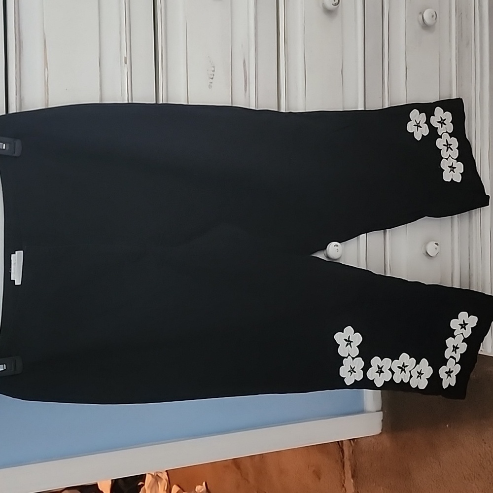 Ladies crop pants